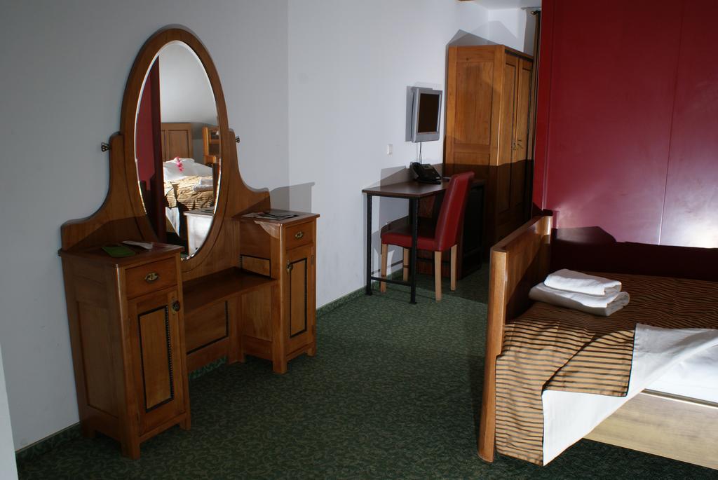 Hotel Park Птуй Экстерьер фото