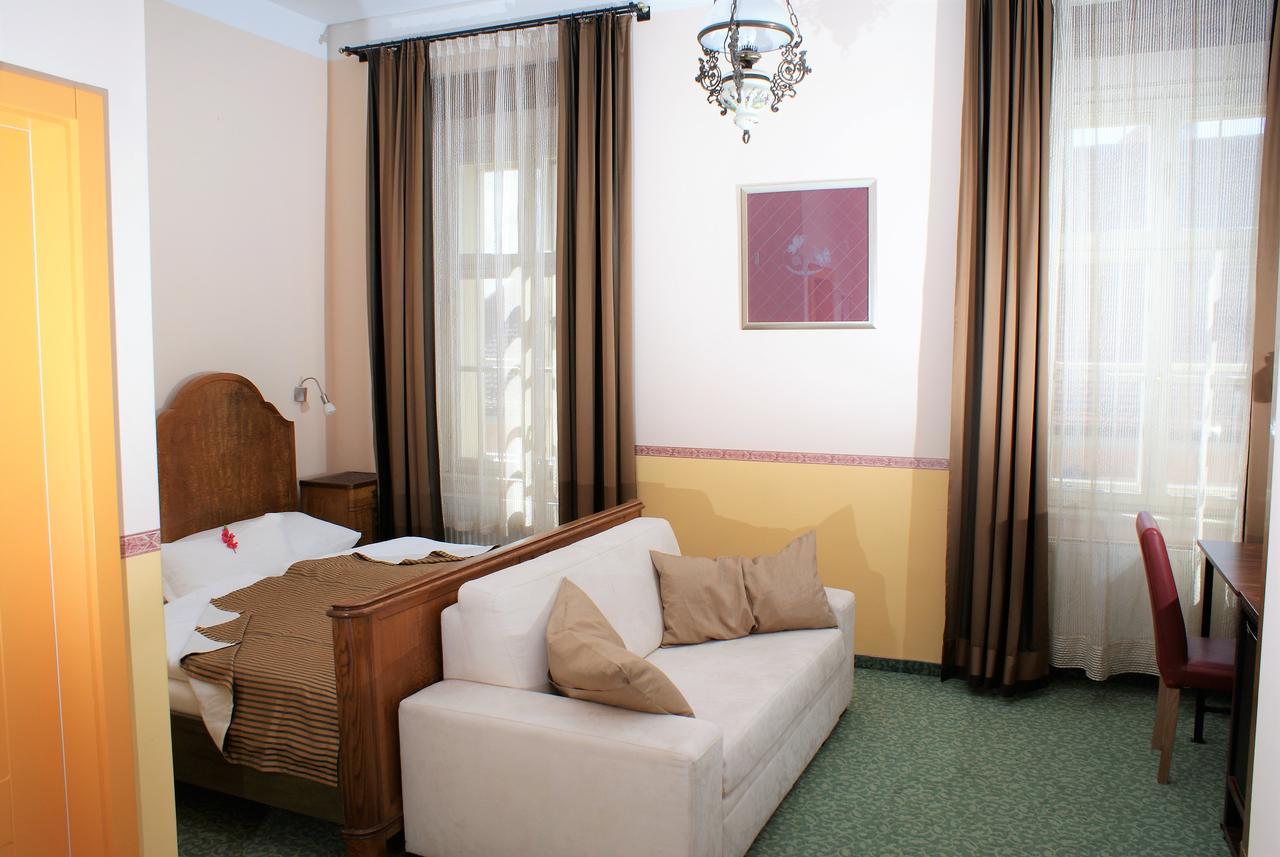 Hotel Park Птуй Экстерьер фото